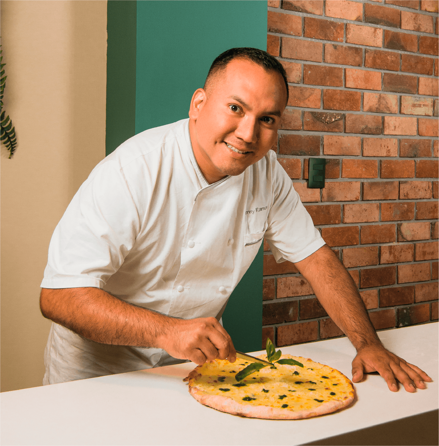 foto kenny ramos chef massamilia trujillo pizzeria y cafe y postres en trujillo